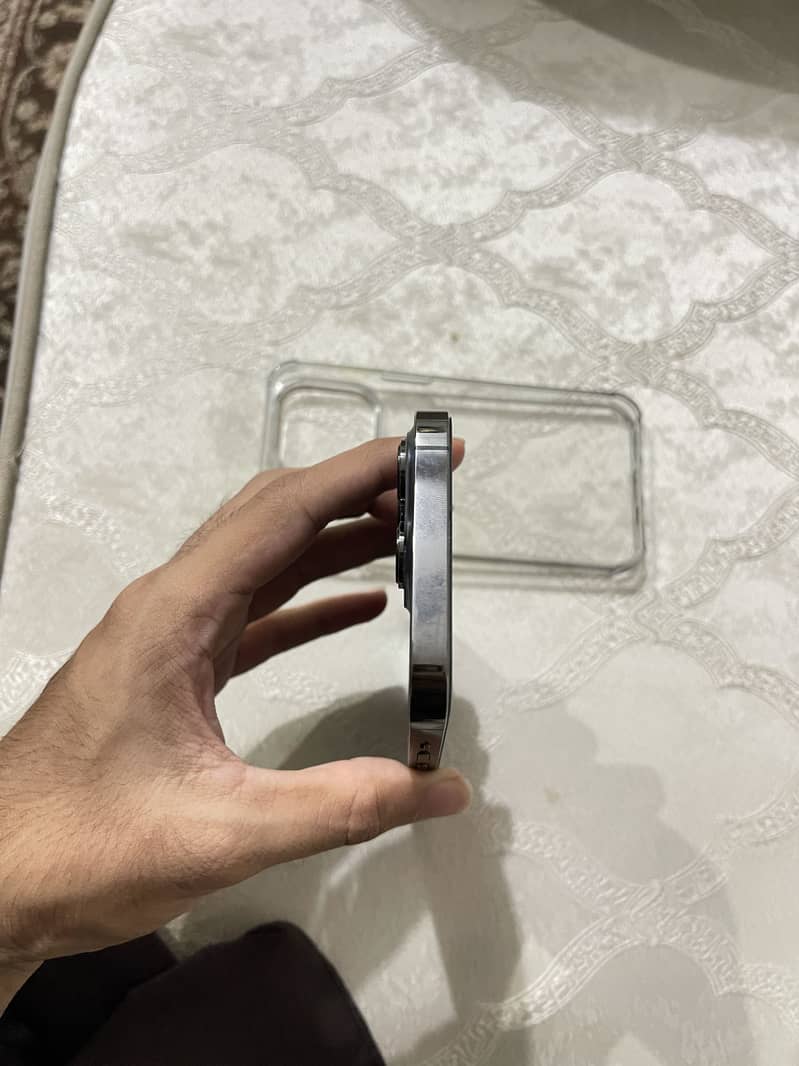 Apple iPhone 13 Pro 3