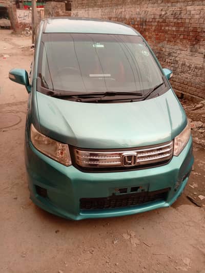 Honda Freed Spike 2017