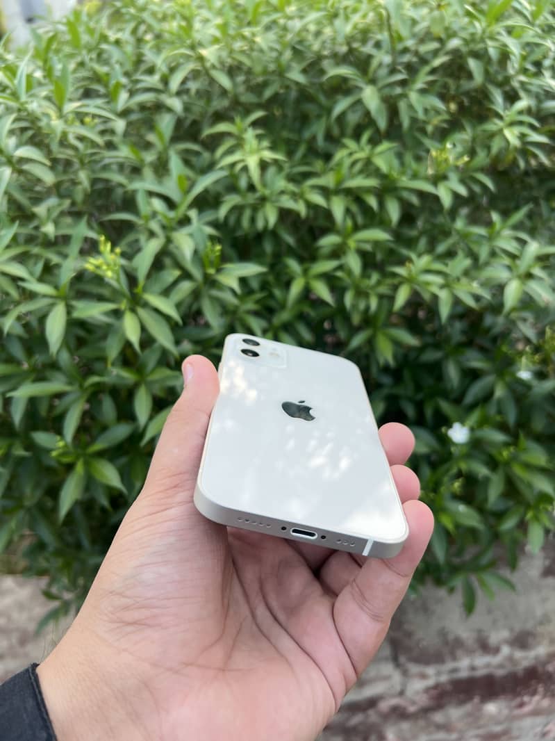 Apple iPhone 12 3