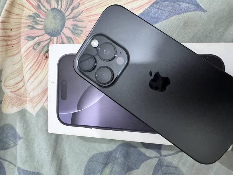 Apple iPhone 16 Pro 2