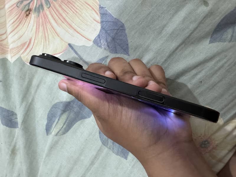 Apple iPhone 16 Pro 4