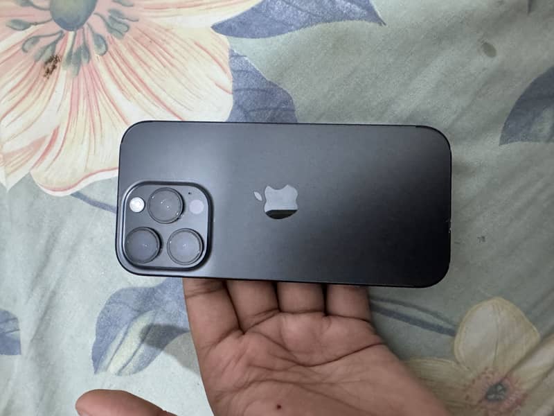 Apple iPhone 16 Pro 6