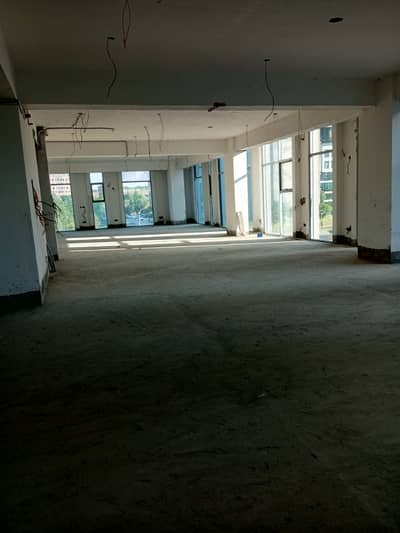 Premium 2,000 Sq. Ft. Brand-New Corner Commercial Space for Rent | Gulberg Green Islamabad