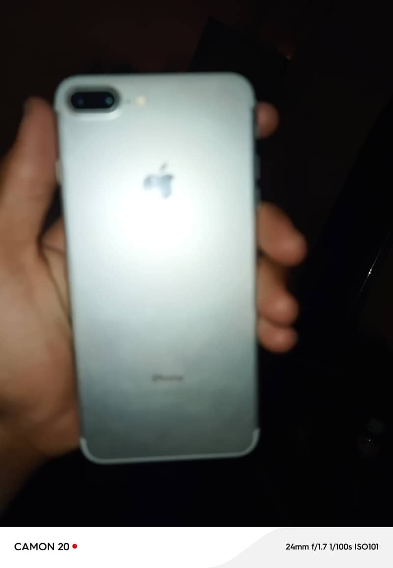 Apple iPhone 7 Plus 1