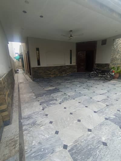 1 Kanal Independent Double Storey House For Rent For family &Office
