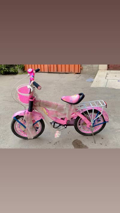 GirlBycycle ha condion bilkul new ha ap ke samne ha koi issue nai ha