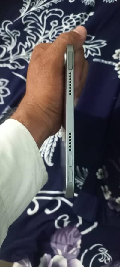 ipad mini 7 silver colour