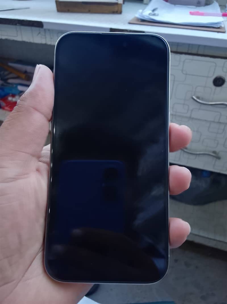 Apple iPhone 15 Pro 0