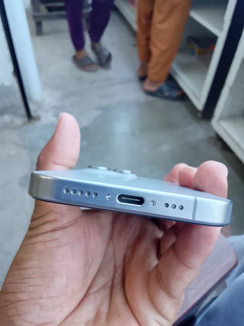 Apple iPhone 15 Pro 1