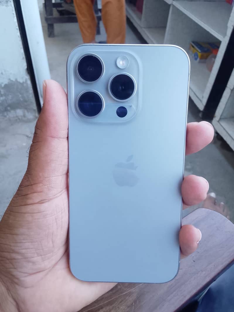 Apple iPhone 15 Pro 2