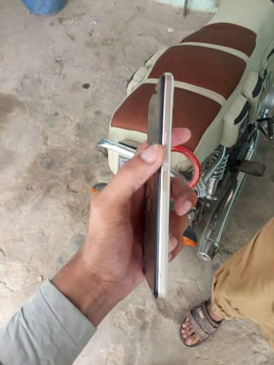 Tecno Camon 18