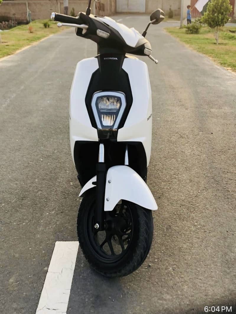 Honda icon e 1