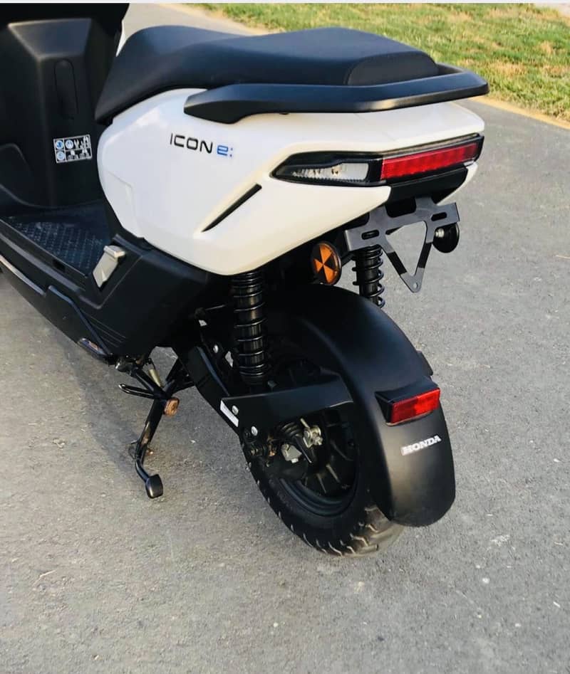 Honda icon e 4