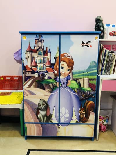 WARDROBE FOR GIRLS IN A MINT CONDITION WITH SHELFS AND DRAWER