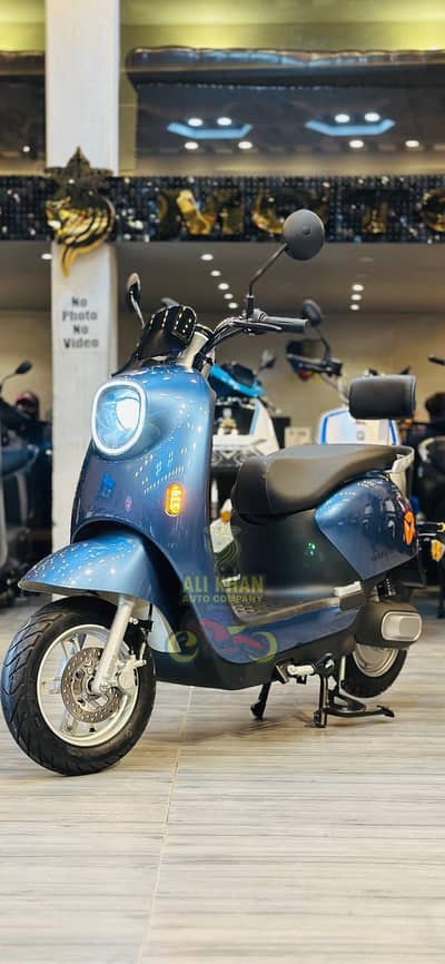 EV Scooty Ladies Scooty Male Scooter Metro m6 Electric scooty Scooter