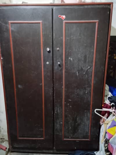 wood safe almari sirf palish honi hy