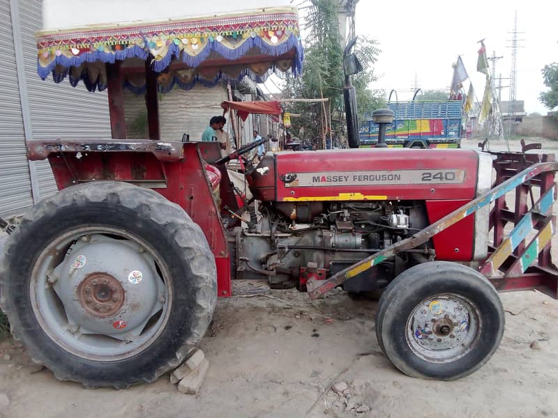 MF 240 0