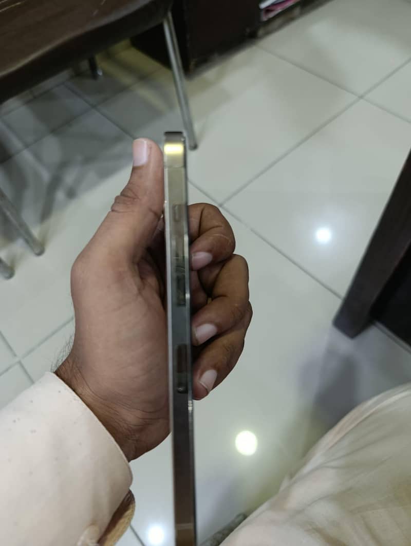 Apple iPhone 12 Pro Max 1