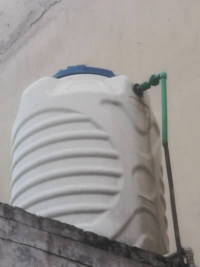 Water Tank 750 liters 2 year used good condition