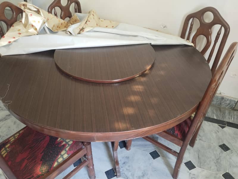 Dining Table/Chairs 0