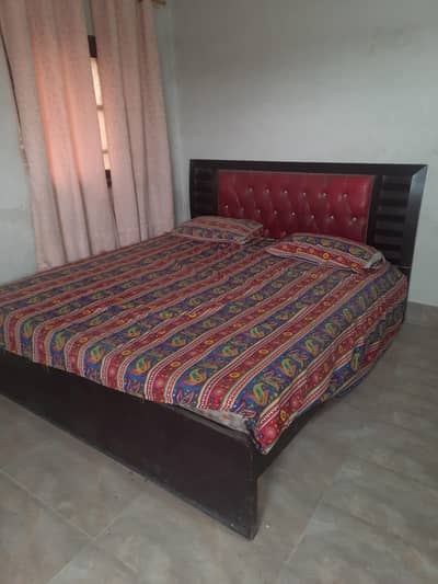 good condition bed for sale