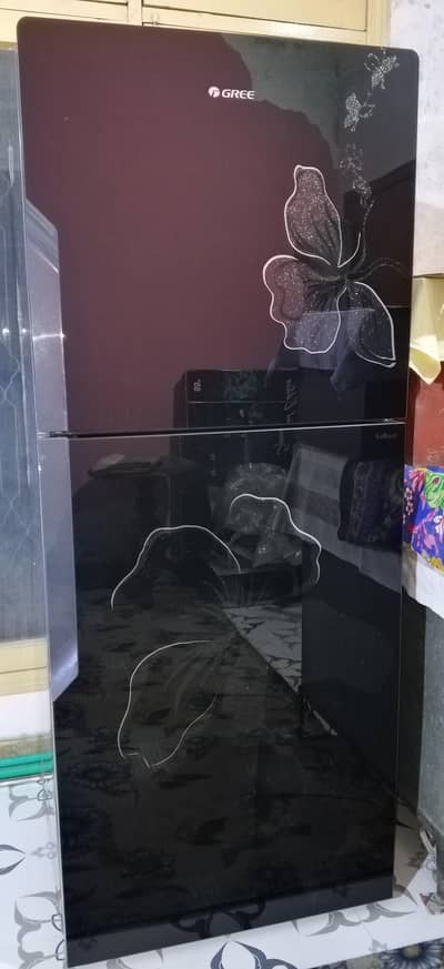 Gree XxL Crystal Black Glass Door Refrigerator