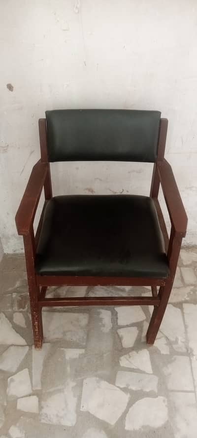 Teacher chair