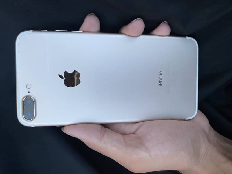 Apple iPhone 7 Plus 2