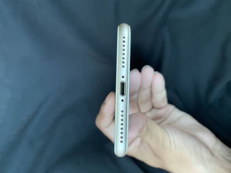 Apple iPhone 7 Plus 5