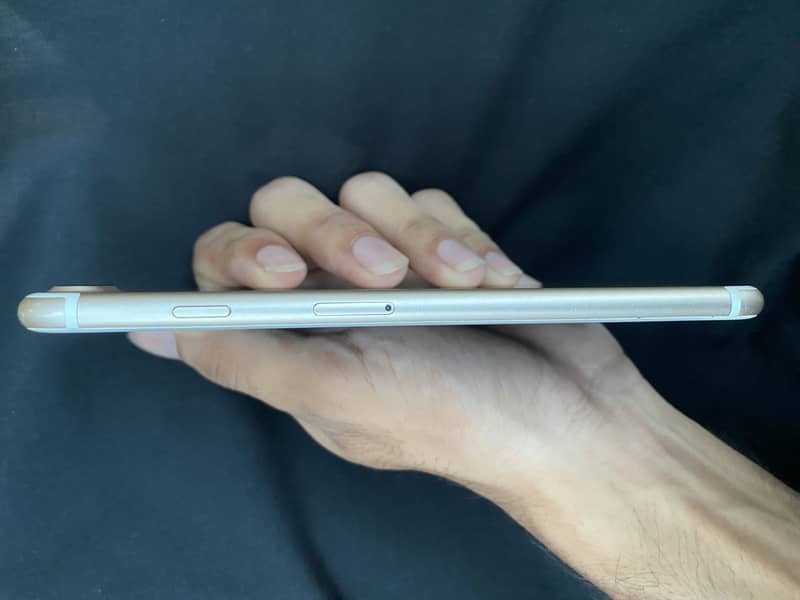 Apple iPhone 7 Plus 6