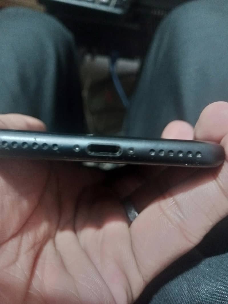 Apple iPhone 7 1
