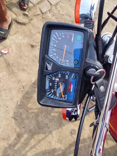 bilkul saaf bike hai jis bhai ne lena hai Rabta kry