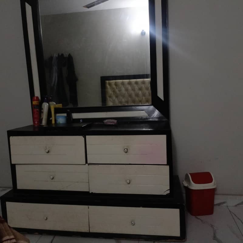 used dressing/vanity 1