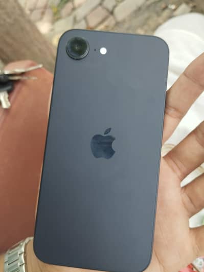 iPhone 16e