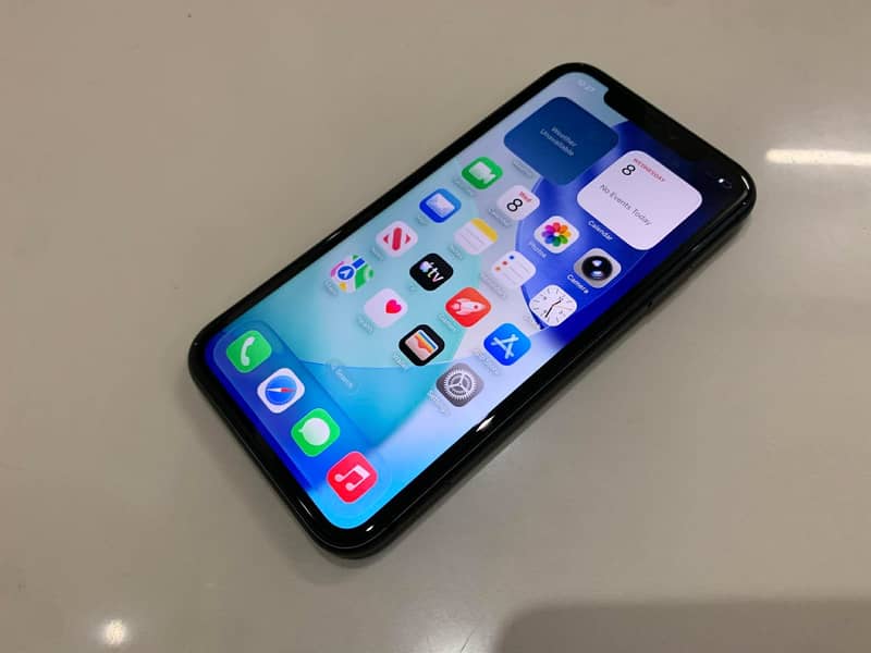 Apple iPhone 11 4