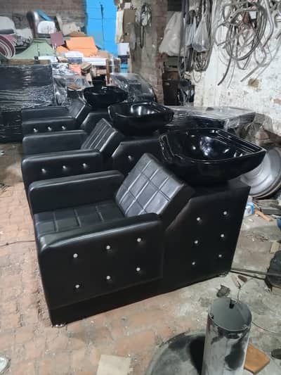 Barber chair/Cutting chair/ Shampoo unit/Trolly/Saloon Furniture.