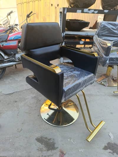 Barber chair/Cutting chair/ Shampoo unit/Trolly/Saloon Furniture.