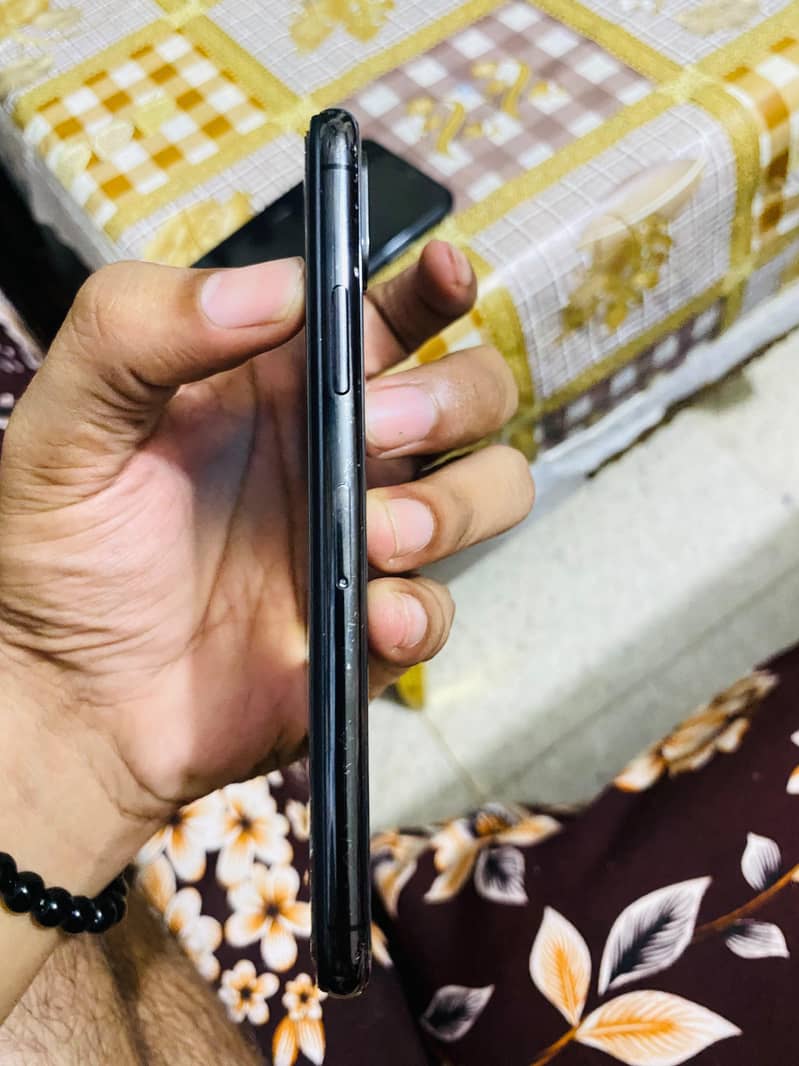 Apple iPhone X 5