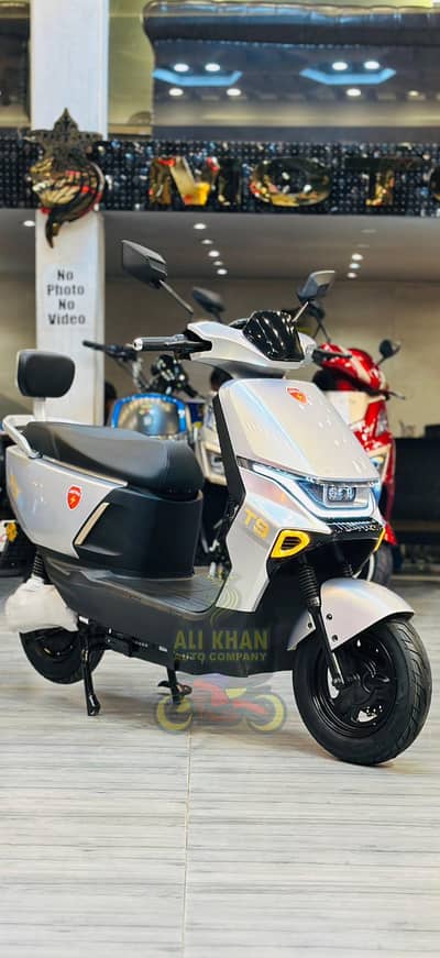 Scooty Kings Yadea Metro Evee Evon Okla EV Female scooty  Ramza