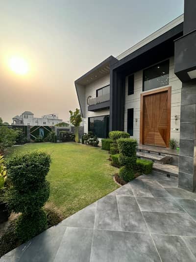 2 Kanal Luxury House for Sale | Artistic Design | Swimming Pool | Almost Brand new