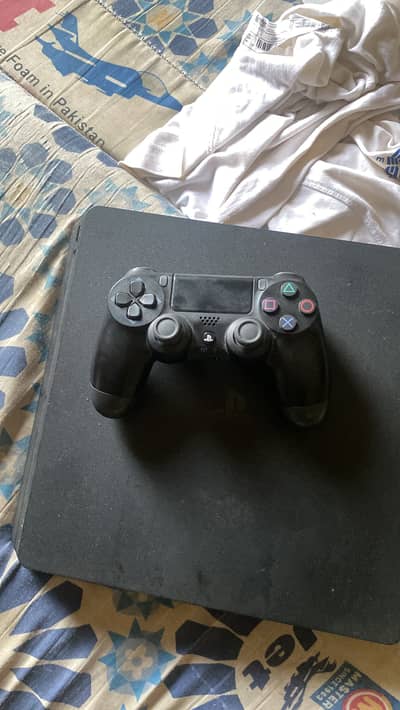 Ps4 slim 1tb with original controller