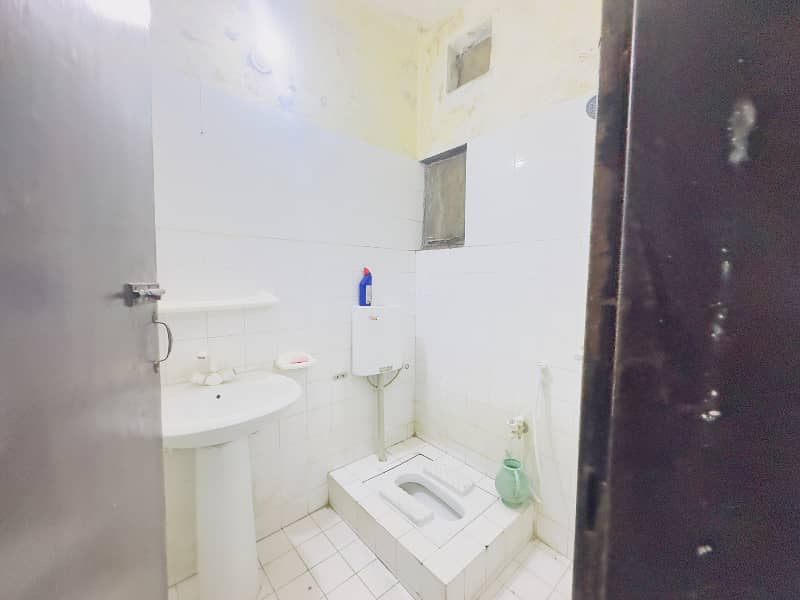 FLAT FOR RENT 4