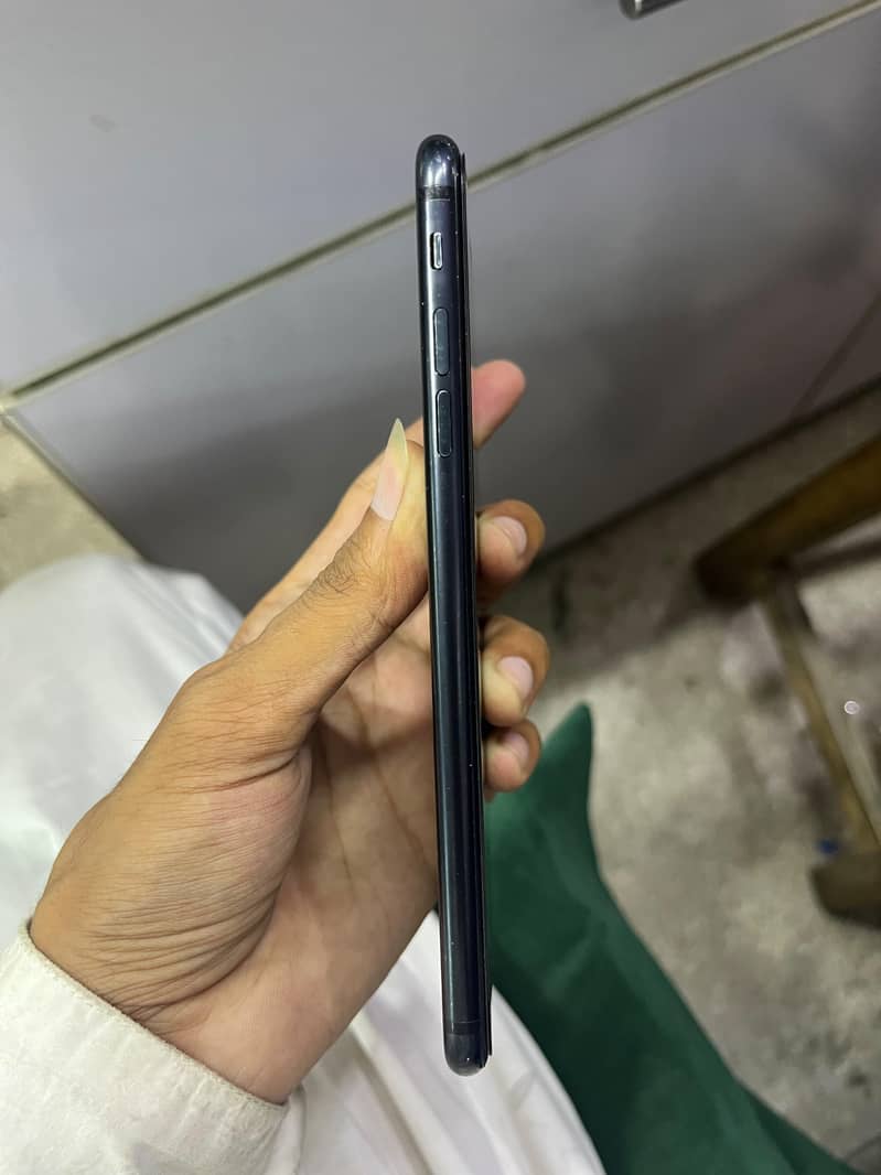 Apple iPhone 7 Plus 2
