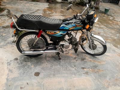 A very  Fresh zxmxo 70 is for sale,
