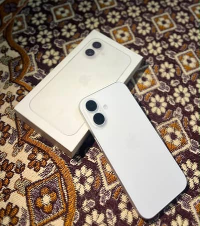 Apple iPhone 16