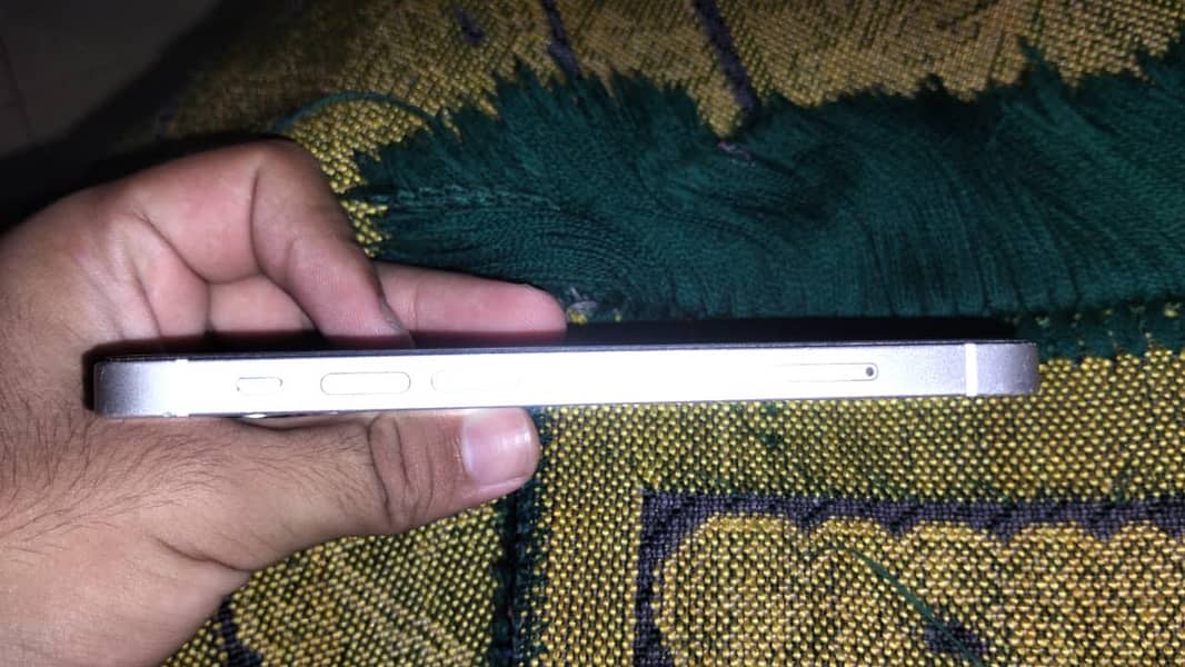 Apple iPhone 12 mini 4