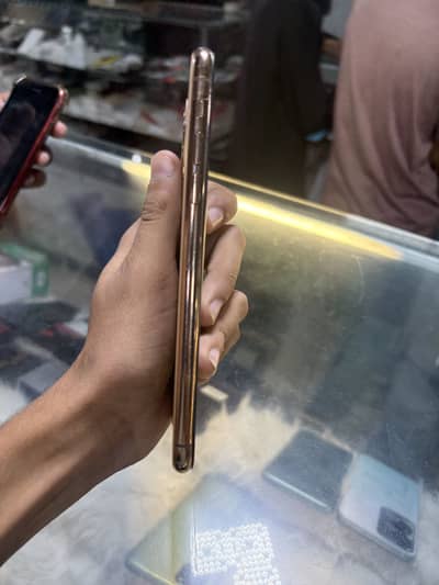 iPhone 11 Pro Max |bypass but 26.6 ki update pe h | 256 Gb| all okay