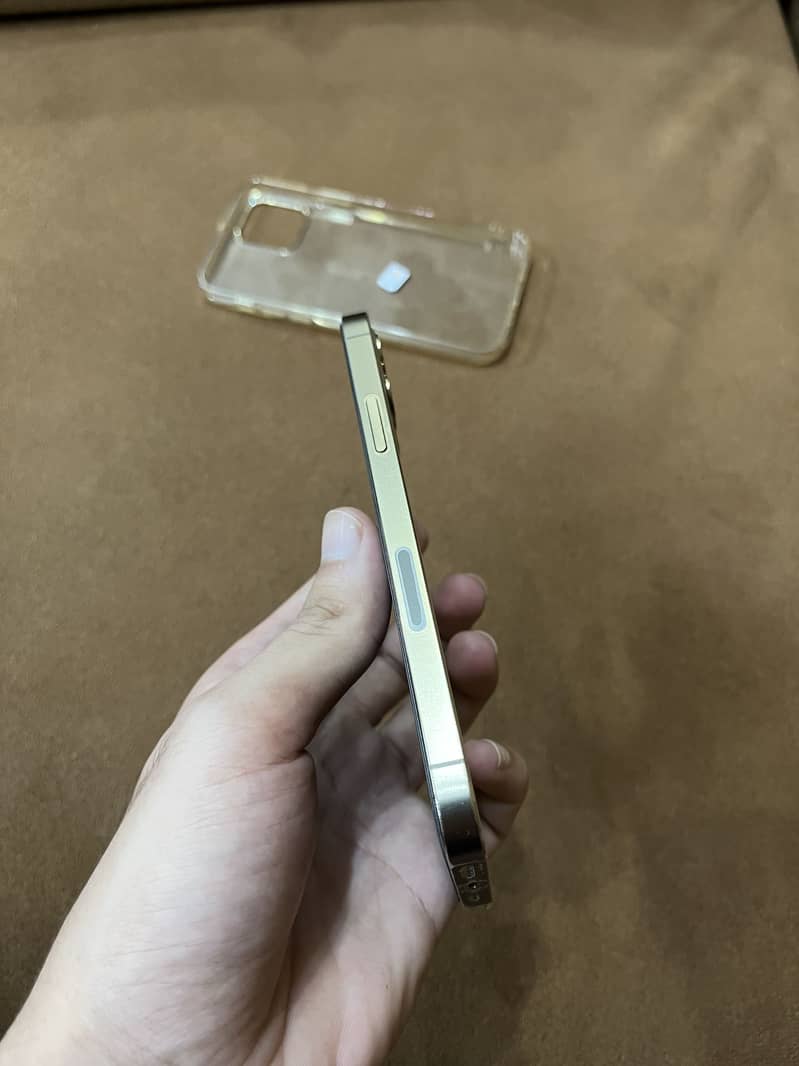 Apple iPhone 12 Pro 3