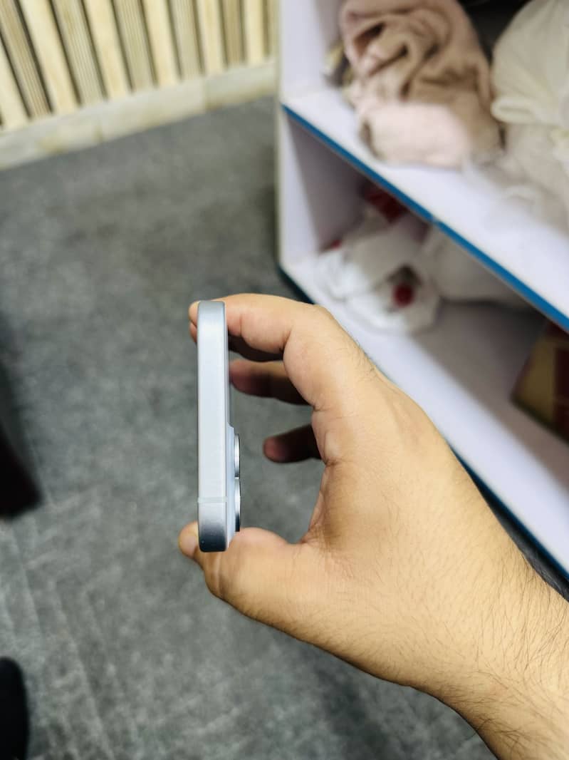 Apple iPhone 15 5