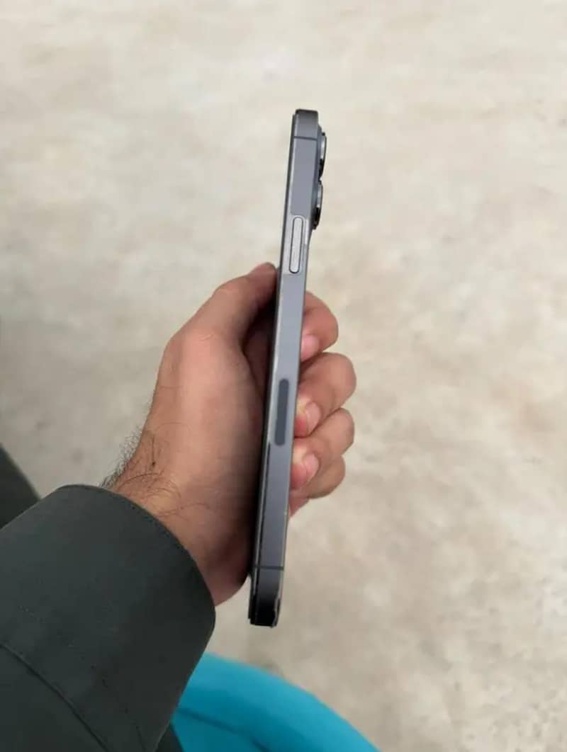 Apple iPhone 13 Pro Max 4